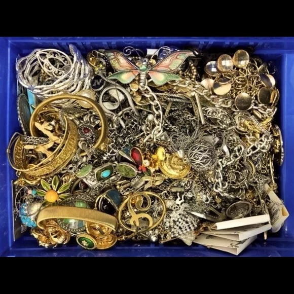 3 LB tangles & tangles of chains chains & more unsearched gold & silver